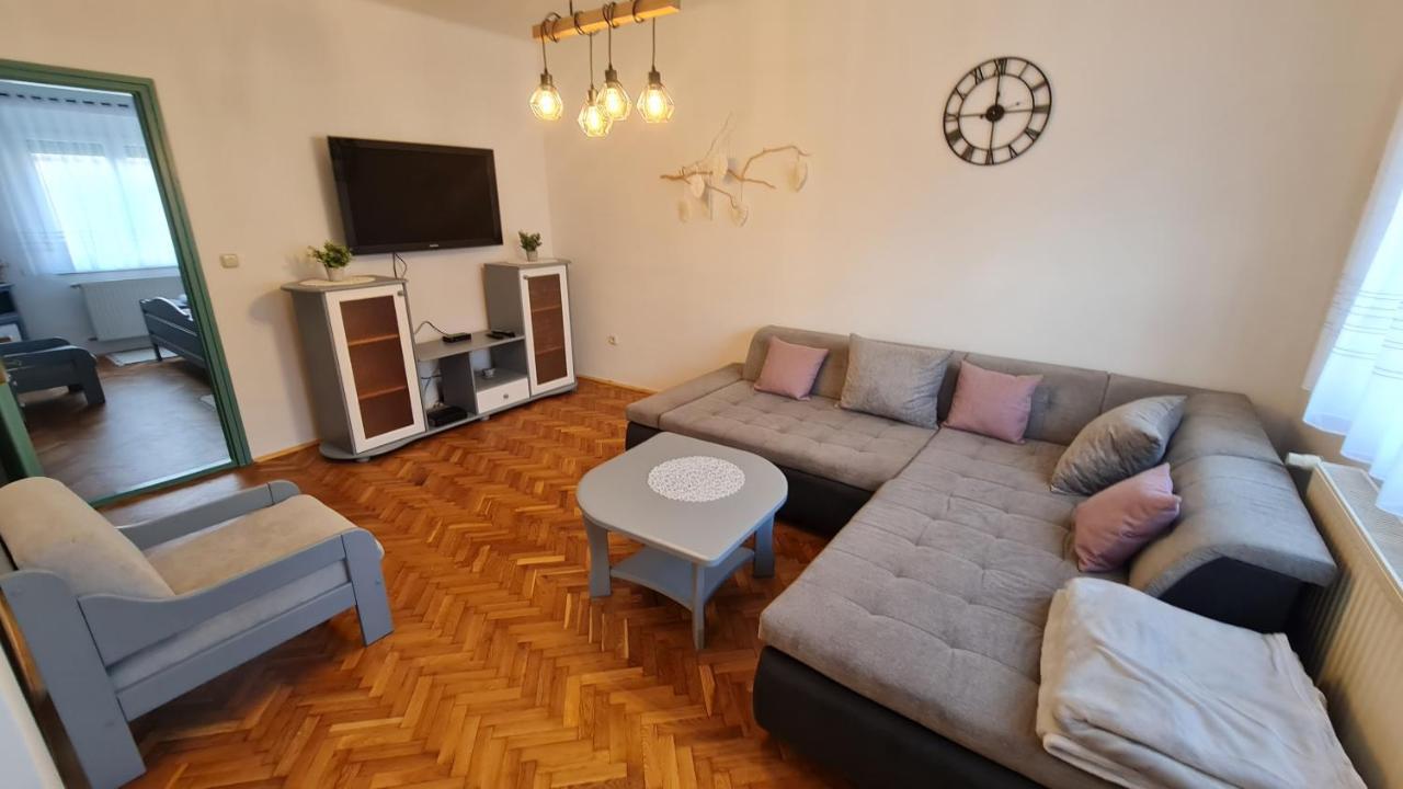 Ri-Jo Apartman Mohács Exteriör bild