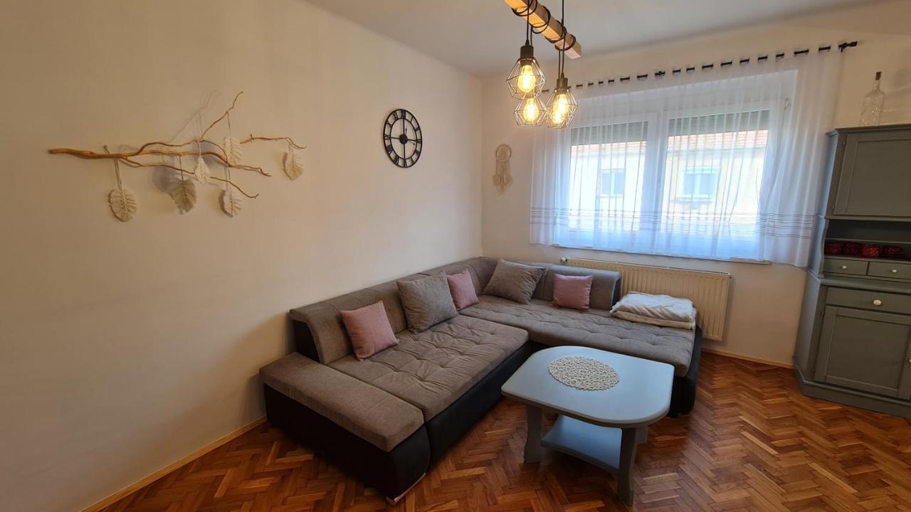 Ri-Jo Apartman Mohács Exteriör bild